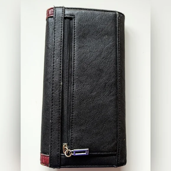 Guess Wallet - Picture 2 of 4